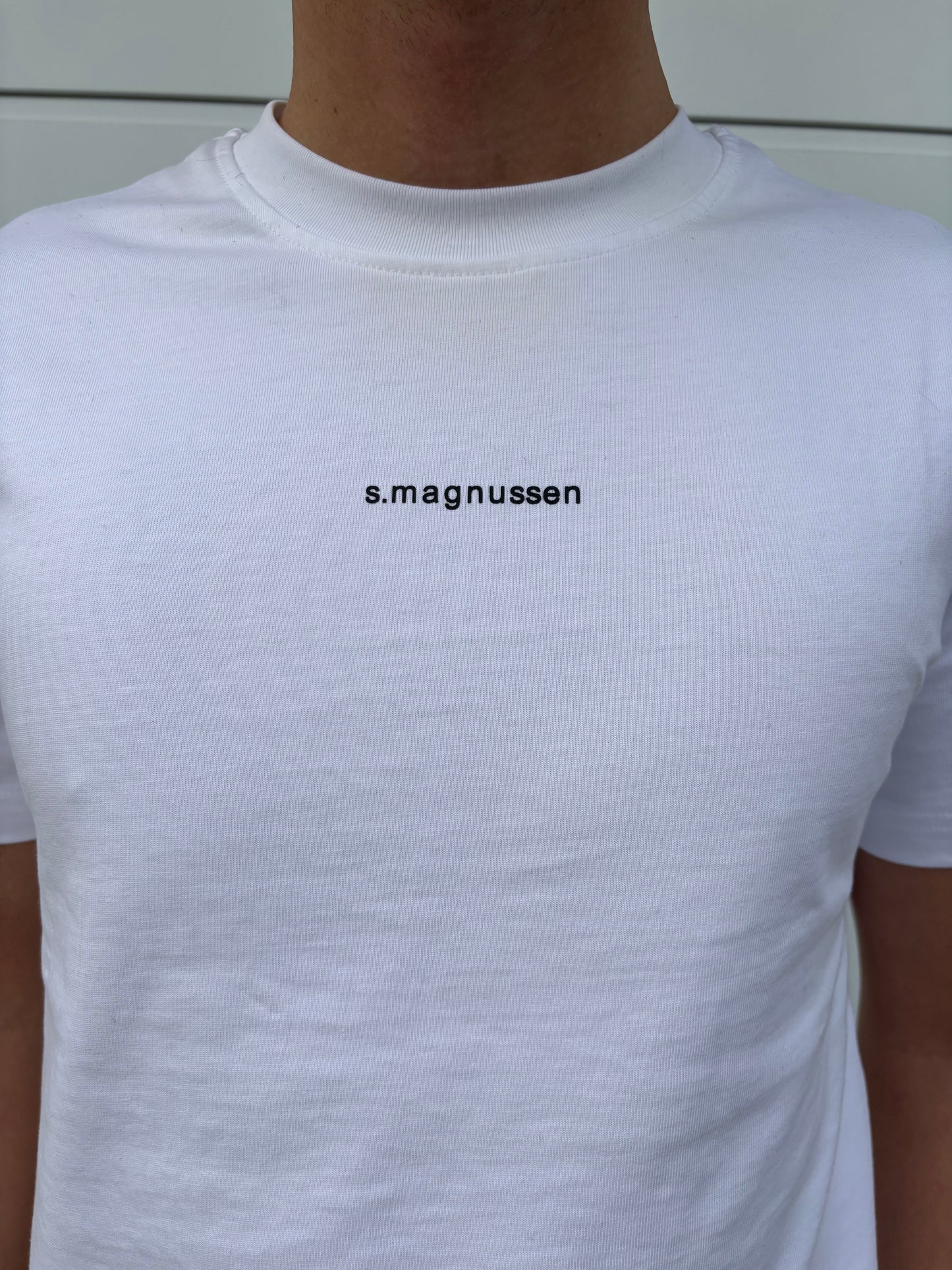 White T-SHIRT