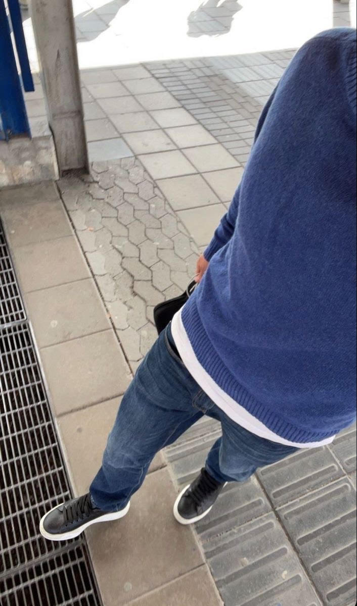 NAVY BLUE CREWNECK
