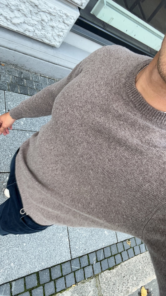 crewneck - light brown