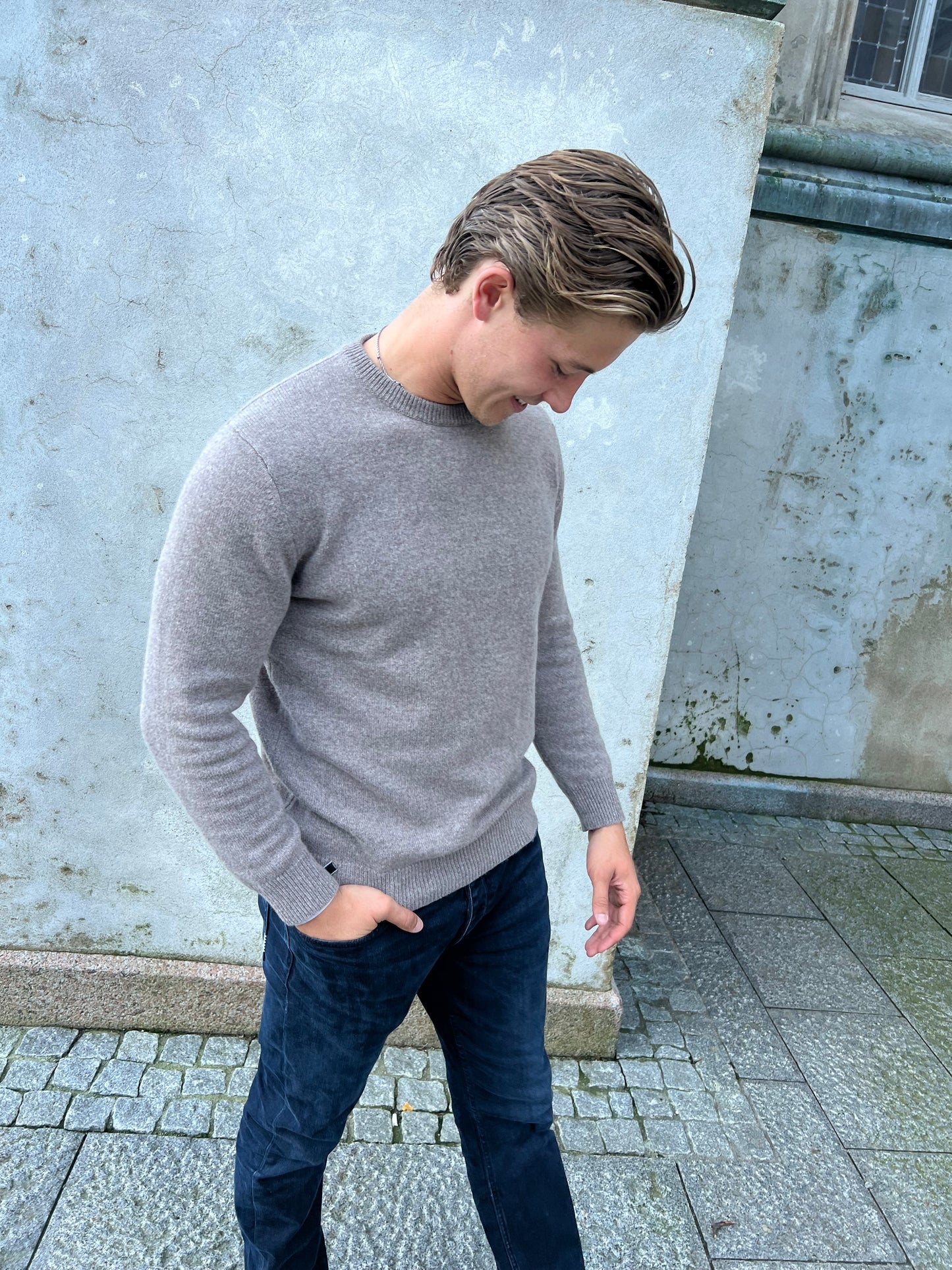 crewneck - light brown 